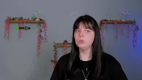 dana_cute1_ online show from May 12, 8:44 am