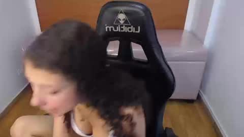 Danatella  online show from September 25, 1:15 pm