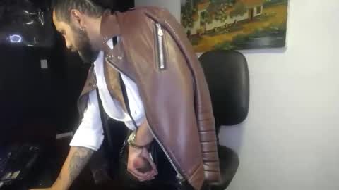 danbury online show from October 17, 7:00 am