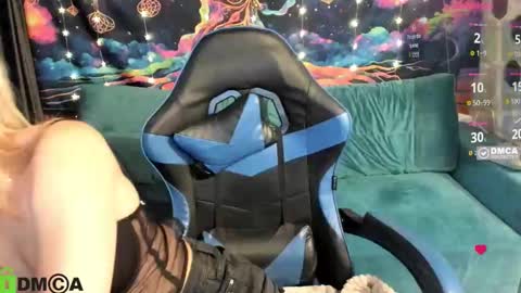 dances_queen online show from March 24, 8:19 am