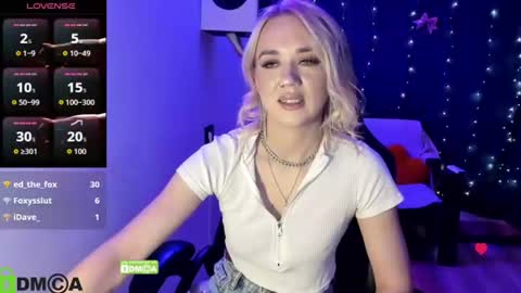 dances_queen online show from June 18, 9:14 am