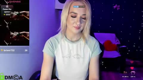 dances_queen online show from June 19, 7:12 am