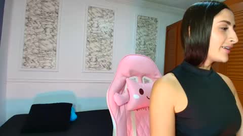 Danella Houston online show from December 14, 11:09 pm