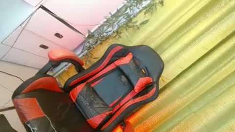 Snapshot of dangerouscock69_nica chatting on December 2, 4:09 pm Nica online show from December 2, 4:09 pm