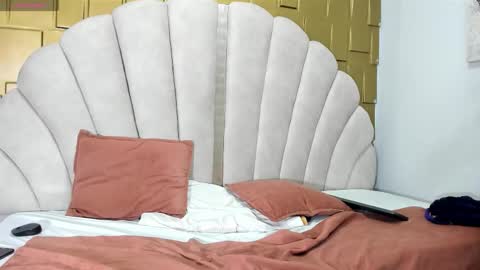 Daniel  online show from October 25, 3:36 am