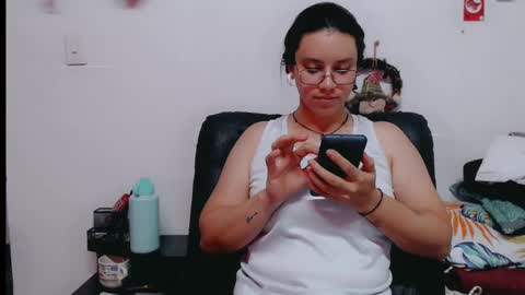 dani y jocelyn online show from December 6, 1:07 am
