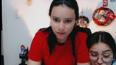 dani y jocelyn online show from December 27, 8:28 pm