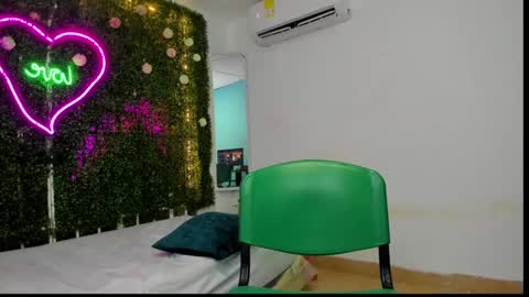 dani_lue online show from December 2, 11:56 am