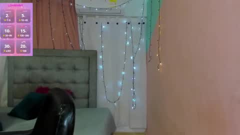 dani_lue online show from December 22, 11:44 am