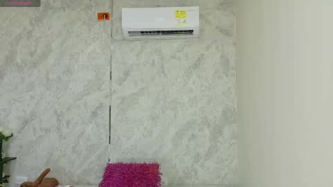 dani_lue online show from May 10, 12:32 pm