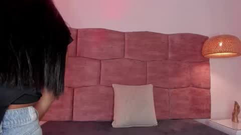 Snapshot of dani_velvet chatting on March 27, 2:50 am online show from March 27, 2:50 am