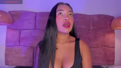 Snapshot of dani_velvet chatting on April 9, 2:55 am online show from April 9, 2:55 am