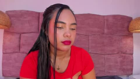 Snapshot of dani_velvet chatting on April 24, 2:58 am online show from April 24, 2:58 am
