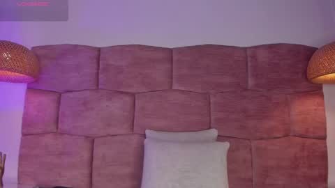 Snapshot of dani_velvet chatting on May 21, 2:29 am online show from May 21, 2:29 am
