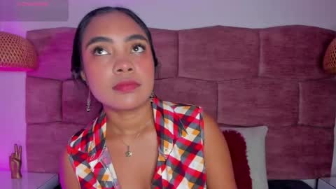 Snapshot of dani_velvet chatting on June 7, 1:54 am online show from June 7, 1:54 am