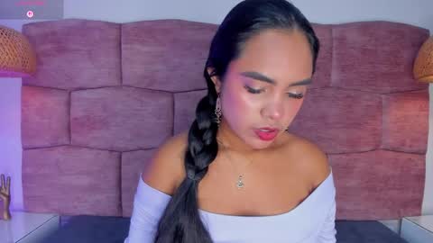 Snapshot of dani_velvet chatting on June 9, 2:45 am online show from June 9, 2:45 am