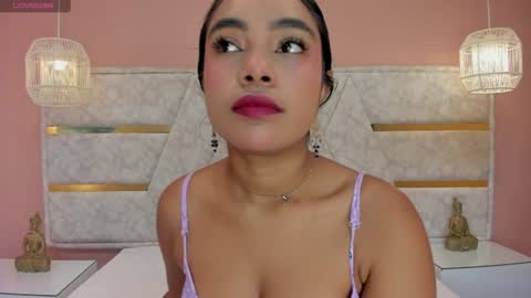 Snapshot of dani_velvet chatting on June 19, 2:38 am online show from June 19, 2:38 am