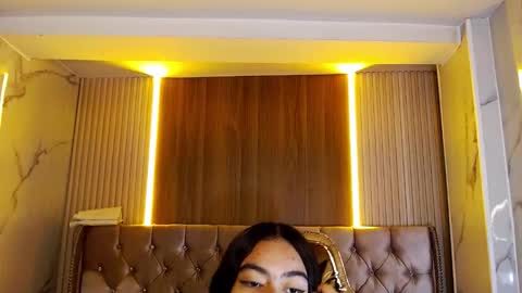 dania_b_ online show from October 28, 3:10 am