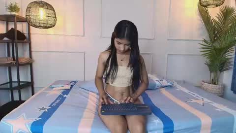 Snapshot of danibell_sweet chatting on April 3, 7:12 pm danibell_sweet online show from April 3, 7:12 pm