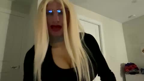 Snapshot of danicdgirl chatting on October 12, 12:53 am danicdgirl online show from October 12, 12:53 am