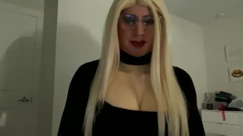 Snapshot of danicdgirl chatting on February 15, 4:03 pm danicdgirl online show from February 15, 4:03 pm