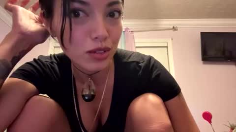 Snapshot of danidivina777 chatting on February 26, 6:47 am danidivina777 online show from February 26, 6:47 am