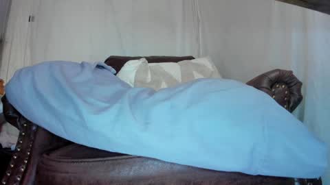 Snapshot of danidollxxx chatting on December 27, 2:47 am danidollxxx online show from December 27, 2:47 am