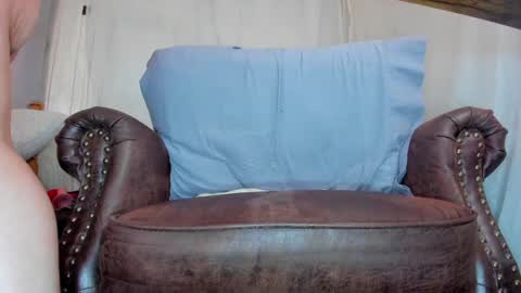 Snapshot of danidollxxx chatting on January 18, 5:41 am danidollxxx online show from January 18, 5:41 am