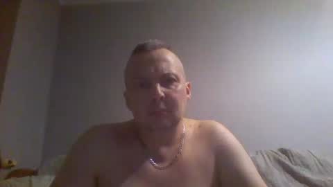 Snapshot of daniel0028 chatting on December 4, 10:41 pm dan online show from December 4, 10:41 pm