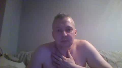 Snapshot of daniel0028 chatting on September 14, 2:33 am dan online show from September 14, 2:33 am