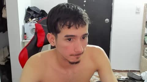 Snapshot of daniel_443 chatting on May 6, 12:52 am DANIEL online show from May 6, 12:52 am