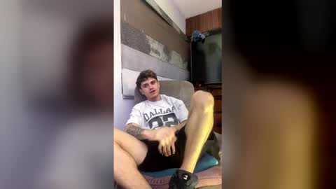 Snapshot of daniel_collins07 chatting on May 3, 3:01 am daniel_collins07 online show from May 3, 3:01 am