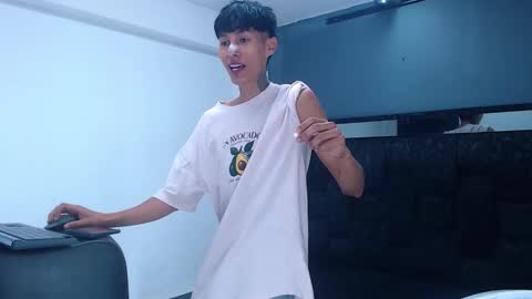 Snapshot of daniel_delux_ chatting on September 22, 11:45 am Daniel Delux online show from September 22, 11:45 am