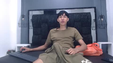 Snapshot of daniel_delux_ chatting on September 23, 11:13 am Daniel Delux online show from September 23, 11:13 am