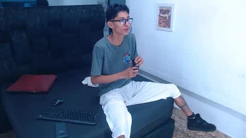 Snapshot of daniel_delux_ chatting on October 7, 11:40 am Daniel Delux online show from October 7, 11:40 am