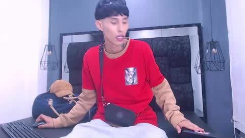 Snapshot of daniel_delux_ chatting on October 20, 3:29 am Daniel Delux online show from October 20, 3:29 am