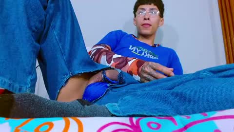 daniel_deluxx online show from May 22, 2:40 am