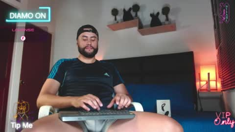 Snapshot of daniel_hunther chatting on April 2, 2:15 pm DANIEL HUNTHER online show from April 2, 2:15 pm