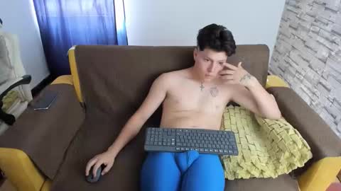 daniel_leon_c online show from April 24, 6:43 pm