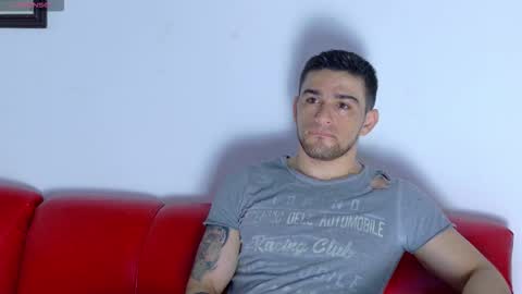 Snapshot of daniel_ova chatting on March 23, 11:47 am Sexy Dani online show from March 23, 11:47 am