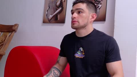 Snapshot of daniel_ova chatting on April 1, 7:33 pm Sexy Dani online show from April 1, 7:33 pm