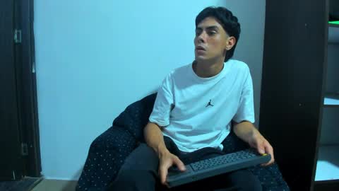 Snapshot of daniel_rochax chatting on March 31, 7:03 pm Daniel online show from March 31, 7:03 pm