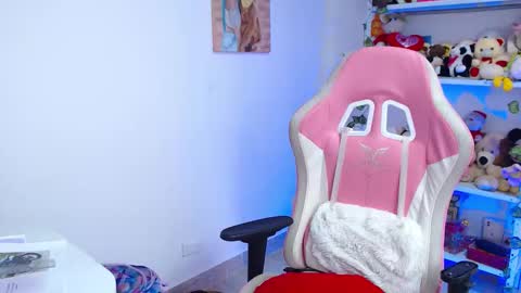 Snapshot of daniela_cute22 chatting on January 16, 6:45 pm DANIELA online show from January 16, 6:45 pm