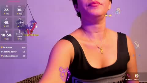 Snapshot of daniela_giraldo88 chatting on December 10, 11:51 pm Daniela online show from December 10, 11:51 pm
