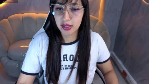 Live 1430- 2100 COLOMBIAN HOUR online show from April 23, 2:46 am