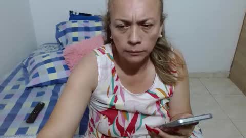 Snapshot of daniela_pra chatting on March 8, 11:30 pm daniela_pra online show from March 8, 11:30 pm