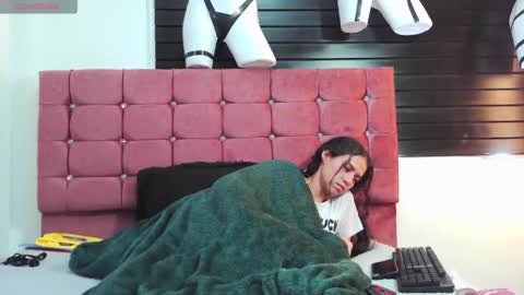 danielarivasth online show from January 23, 9:39 am