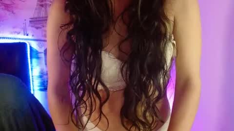 danielarivasth online show from February 25, 8:58 am