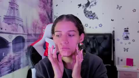 danielarivasth online show from September 15, 1:11 pm