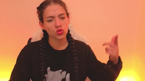 Snapshot of daniela_rivasthl chatting on March 26, 5:46 am daniela_rivasthl online show from March 26, 5:46 am